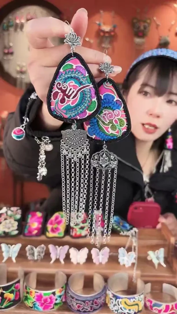 织绣非遗苗绣刺绣耳环6