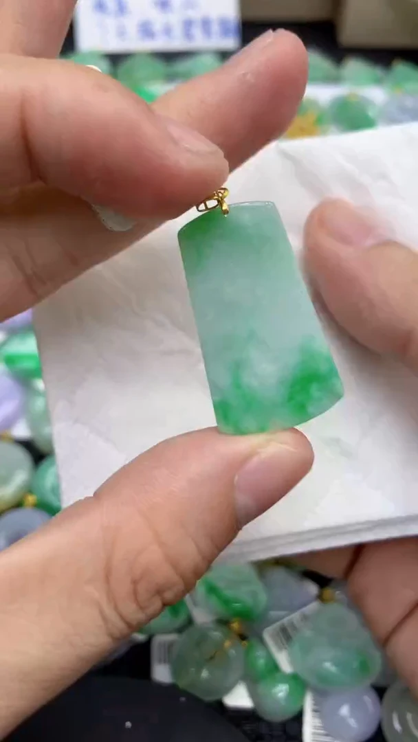 颈饰18K金镶嵌翡翠天然缅甸A货翡翠