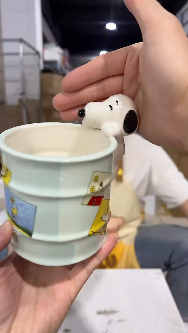 瓷片史努比油桶笔筒