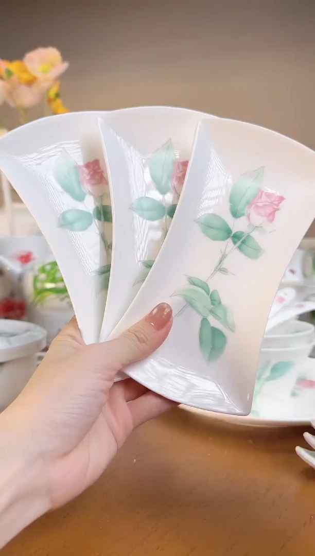 【闪购商品】玫瑰蝴蝶结点心盘3个