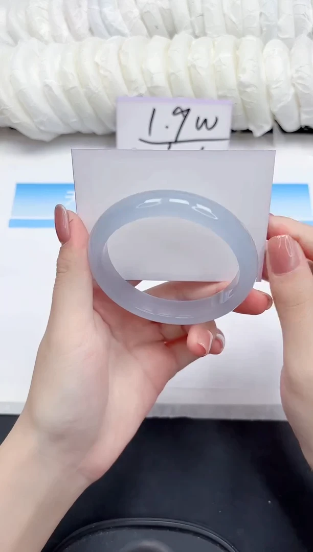 石英质玉手镯未镶嵌98-58