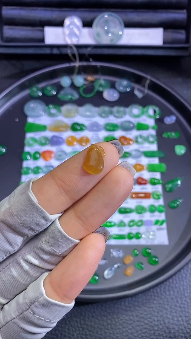 未镶嵌挂件翡翠瓜