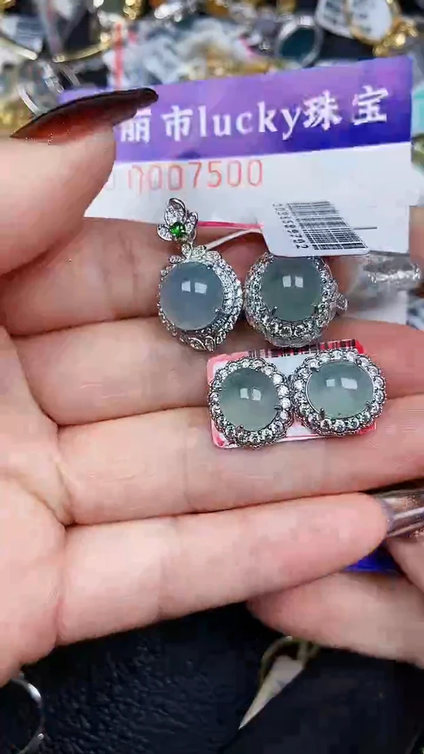 颈饰银S925镶嵌翡翠7500