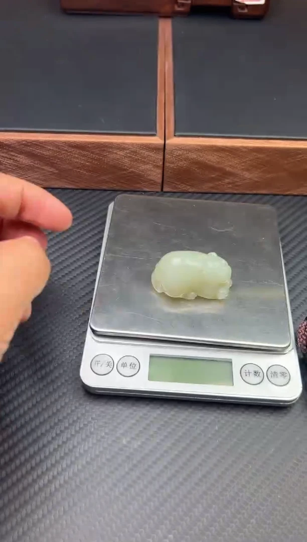 【闪购商品】和田玉未镶嵌吊坠(赠链)且末微色差迪克兰一细