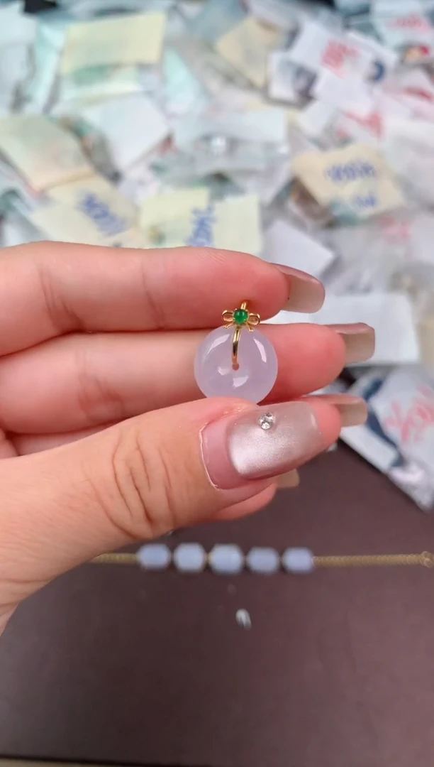 翡翠挂件18K金镶嵌一