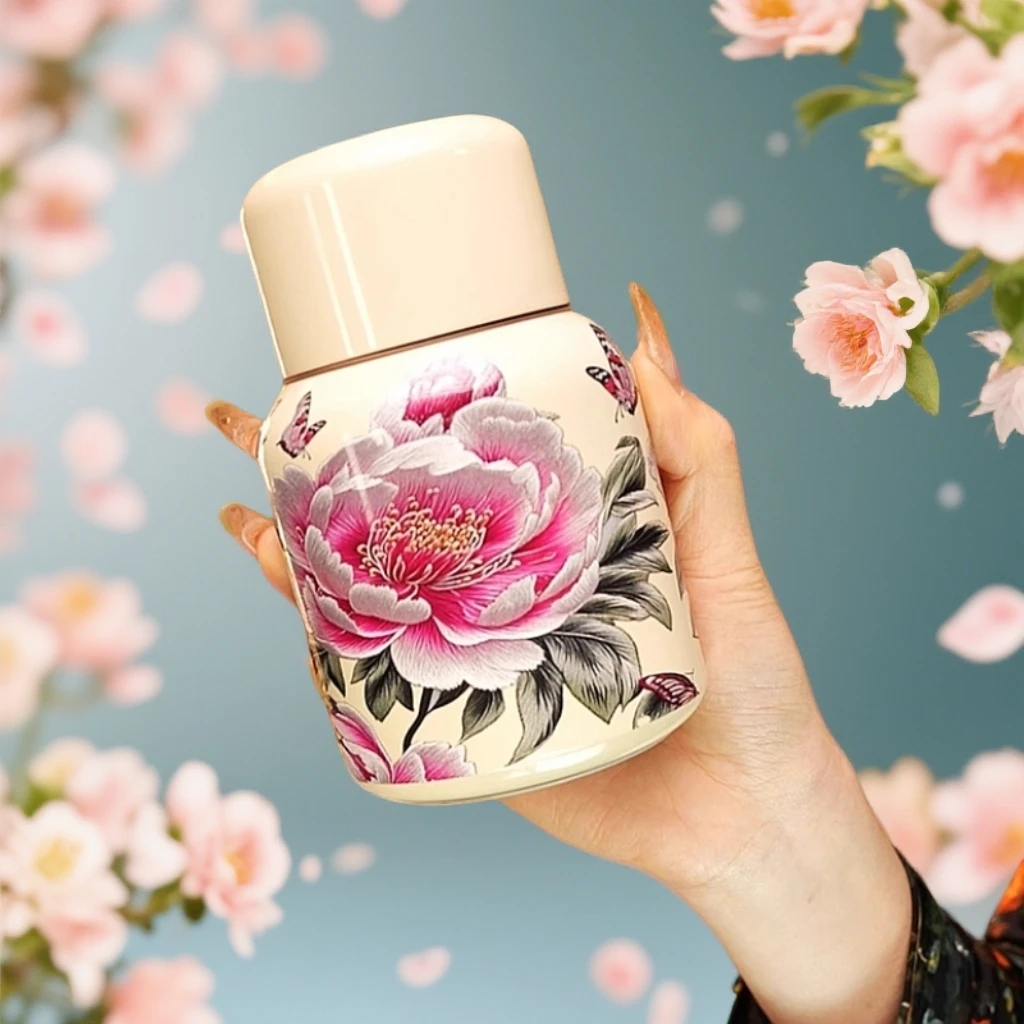 杯子网红爆款2025高颜值白色国风陶瓷迷你保温杯便携小巧口袋茶杯