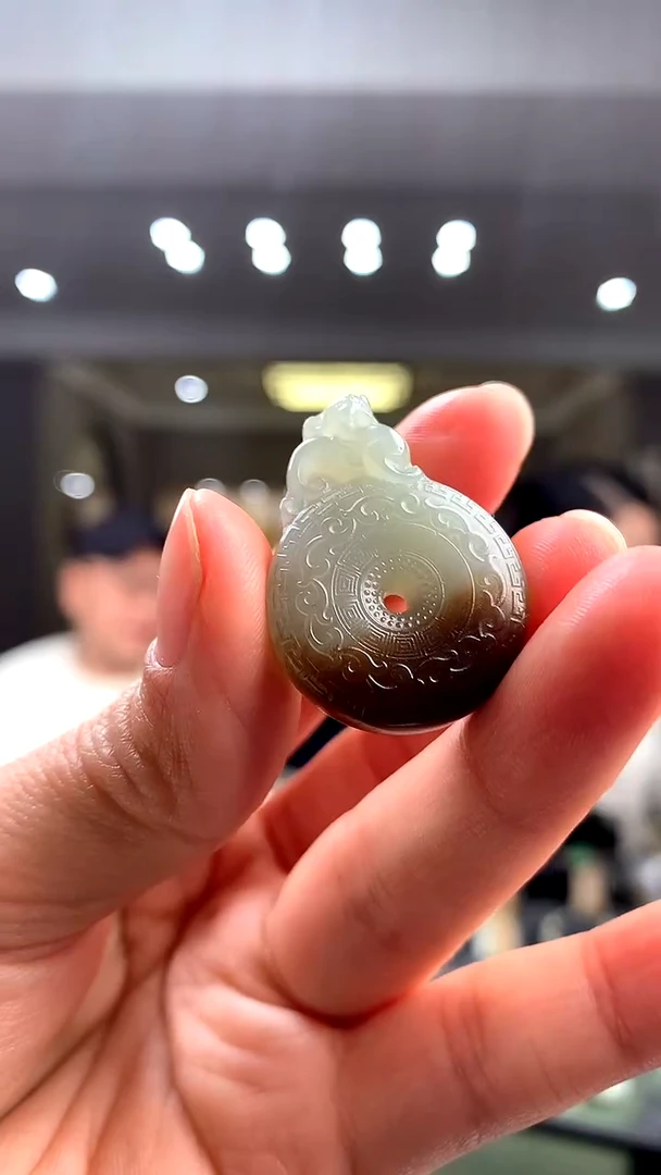 颈饰未镶嵌和田玉挂件