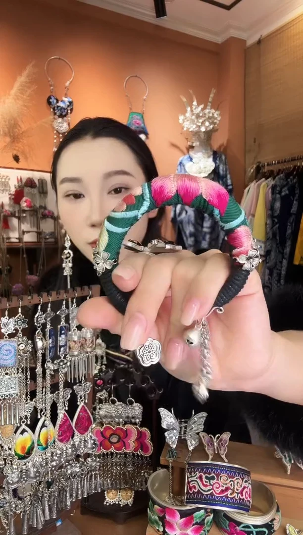 刺绣纯手工民族风手镯