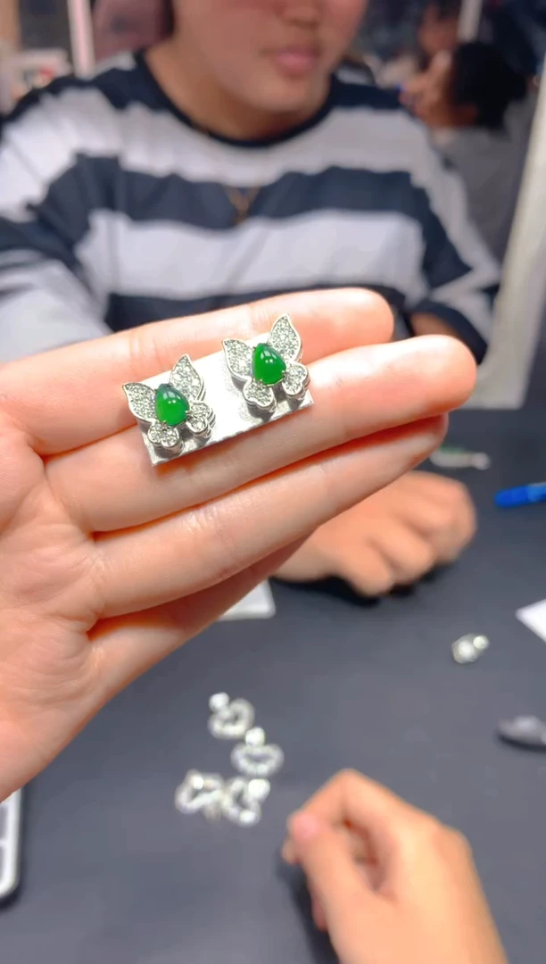 【闪购商品】定制翡翠未镶嵌86多样性发货(发其一）