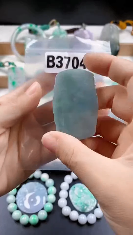 颈饰未镶嵌翡翠天然翡翠吊坠挂件