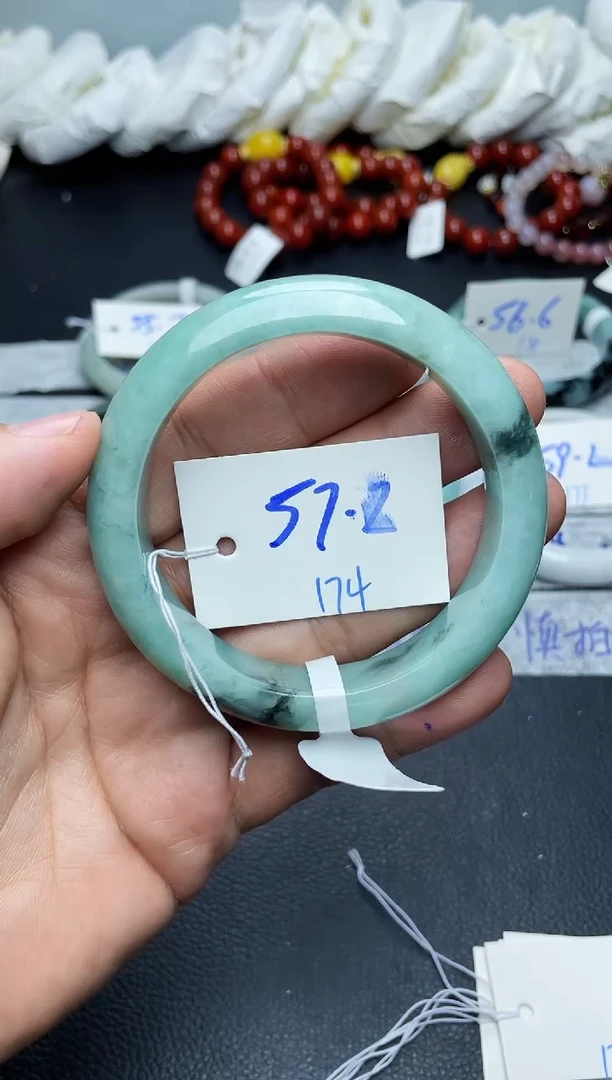 未镶嵌手镯翡翠174
