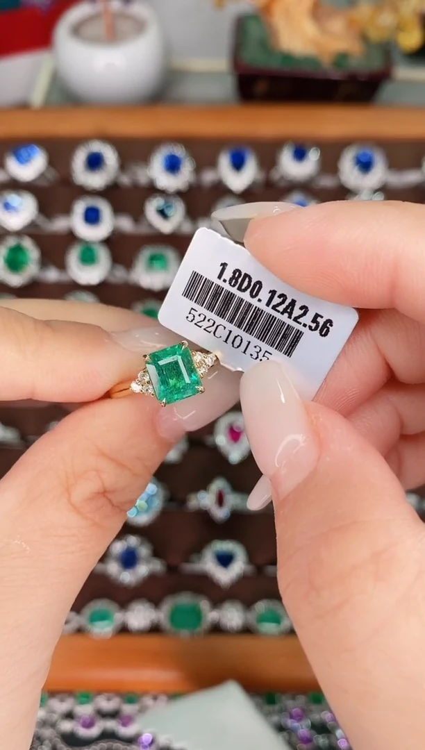 【闪购商品】祖母绿18k金戒指18K金镶嵌.