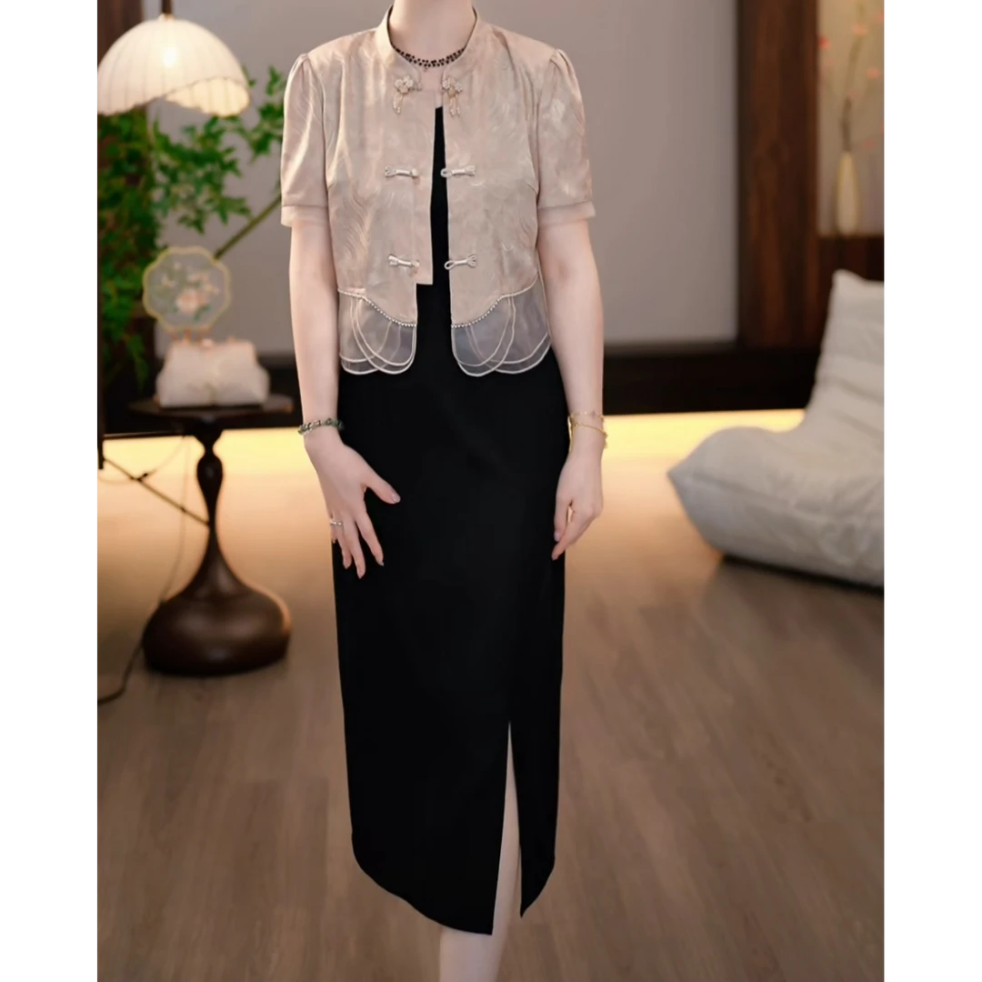 胜琳品牌2025夏季中式盘扣香槟色缎面短袖小衫+黑色连衣裙两件套