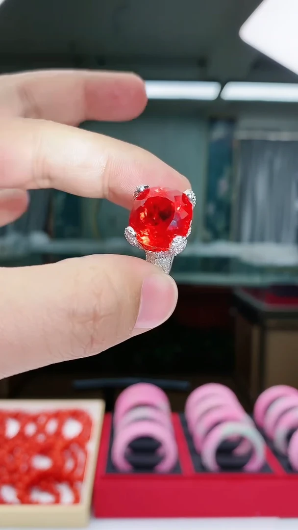 【闪购商品】合成（培育） 红宝石银S925镶嵌J28戒指