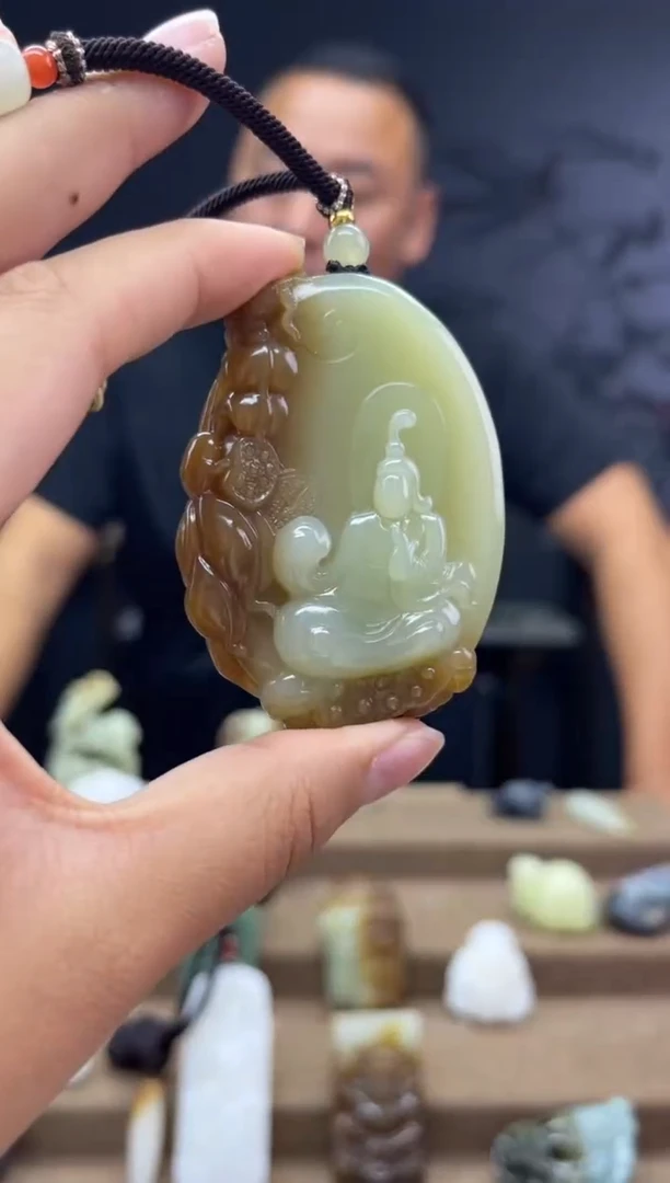 颈饰未镶嵌和田玉1