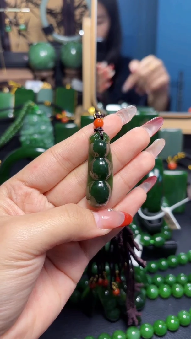 【闪购商品】和田玉（碧玉）吊坠(赠链)未镶嵌1