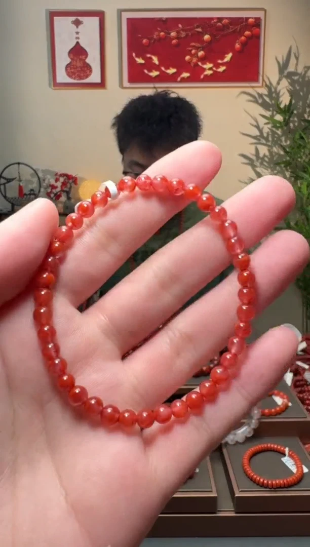 南红玛瑙手串未镶嵌一条4mm+ 多样性发货