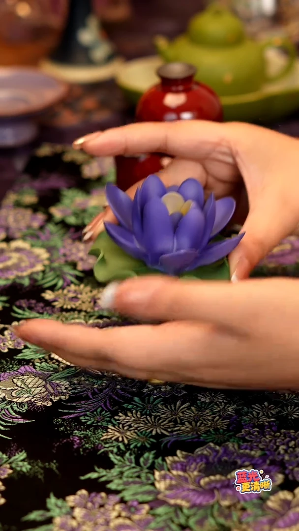 蓝莲花香插··········