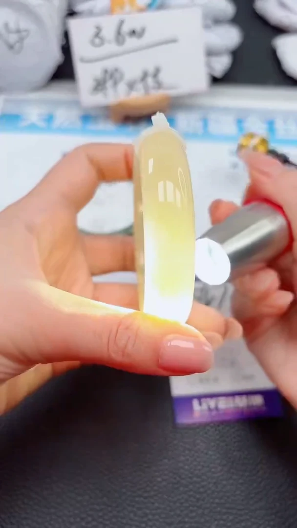 【闪购商品】石英质玉手镯未镶嵌547