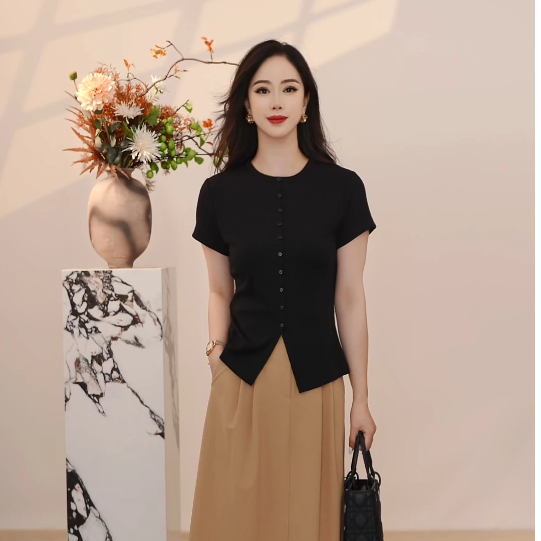 哥弟女装新款简约修身百搭前中小开叉设计套头短袖T恤130031收腰