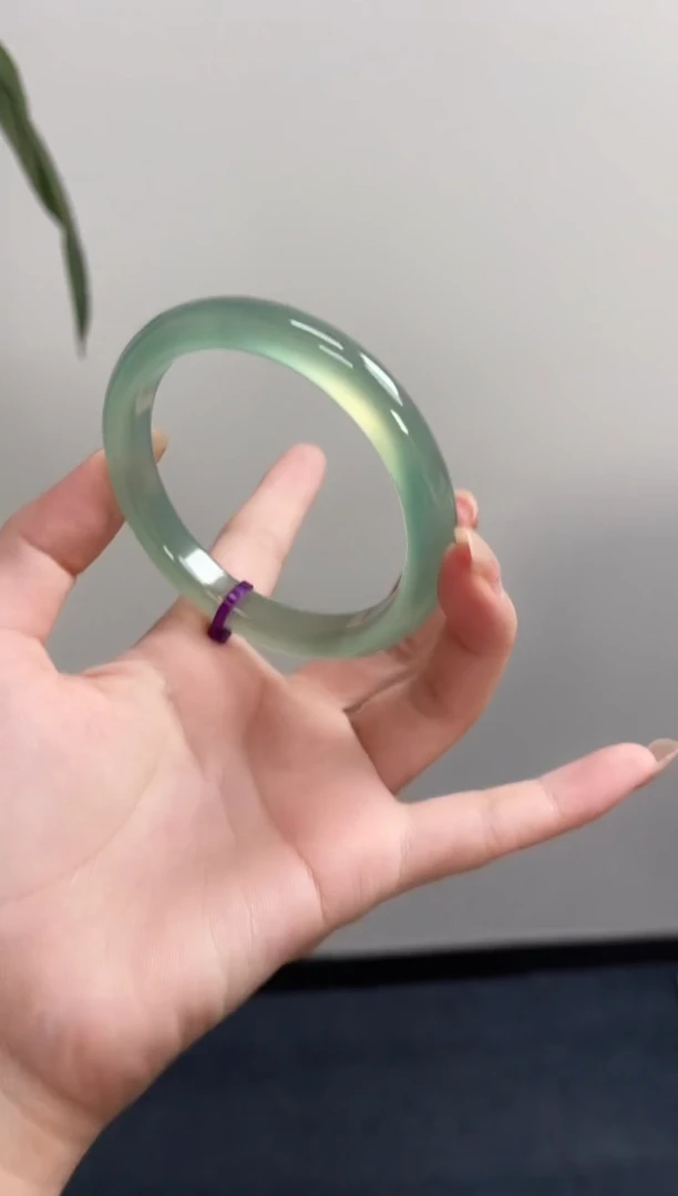 玛瑙/玉髓手镯未镶嵌61-62圈 需要包容