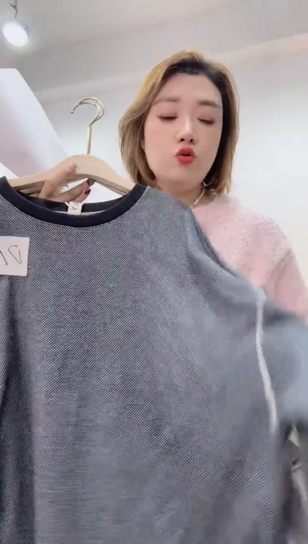 D13撞色卫衣蓝色