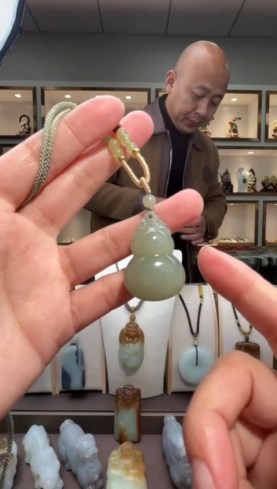 颈饰未镶嵌和田玉苏
