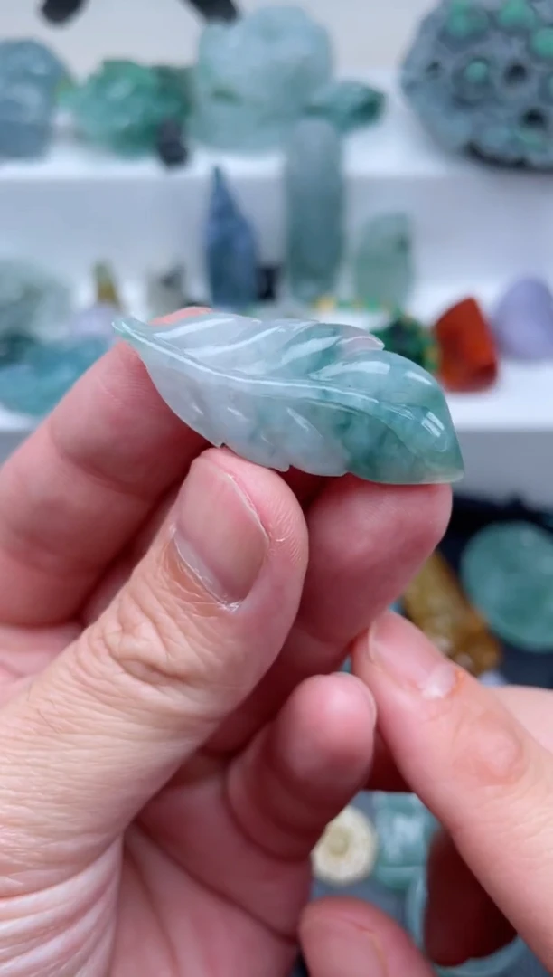 【闪购商品】翡翠颈饰未镶嵌羽毛