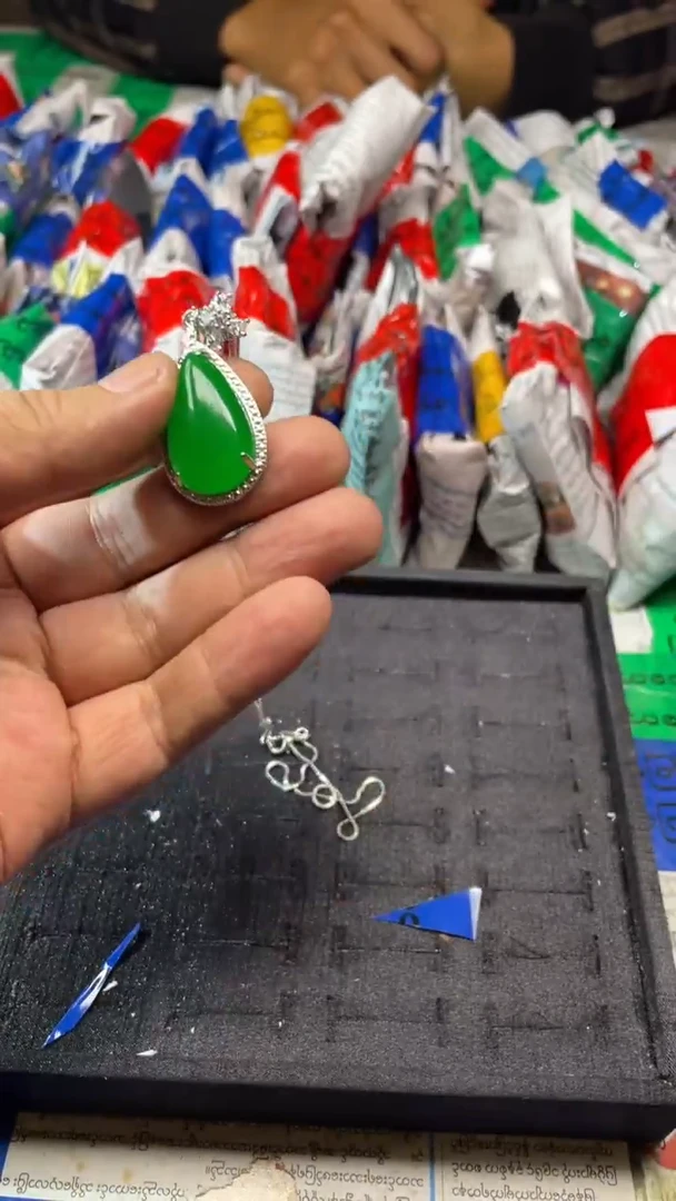 林子收货时尚吊坠AA66