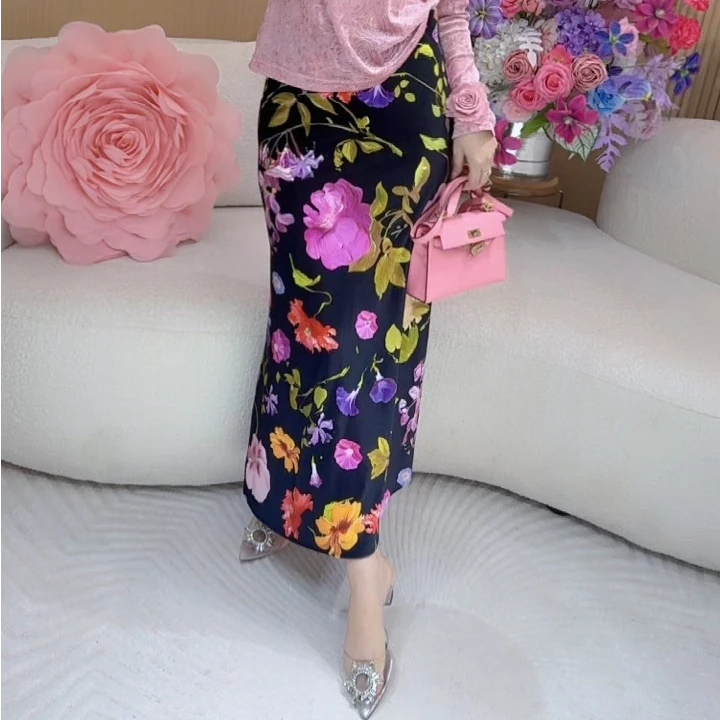 小满服饰【醉美藤花】秋冬款唯美浪漫法式显瘦女人味款斜裁半身裙