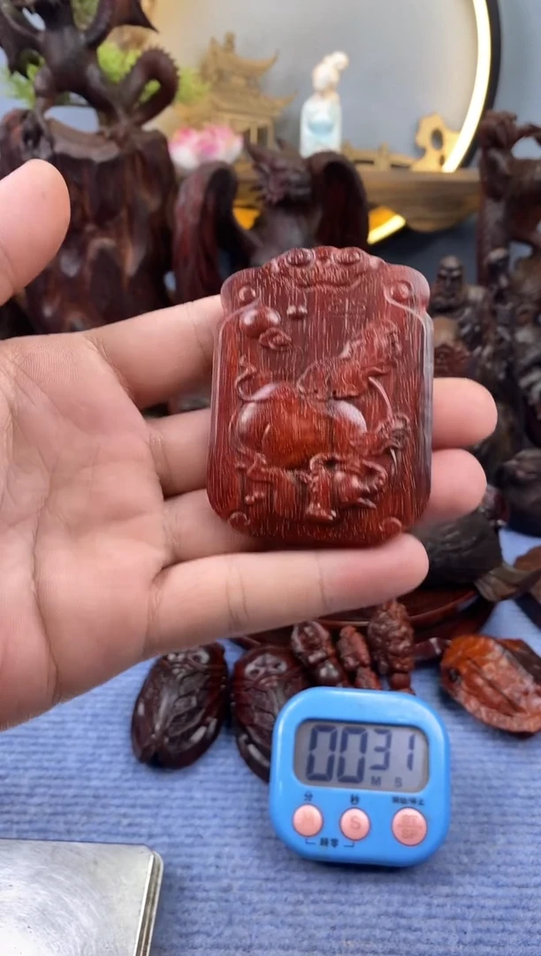 檀香紫檀（小叶紫檀）玩**志牛牌