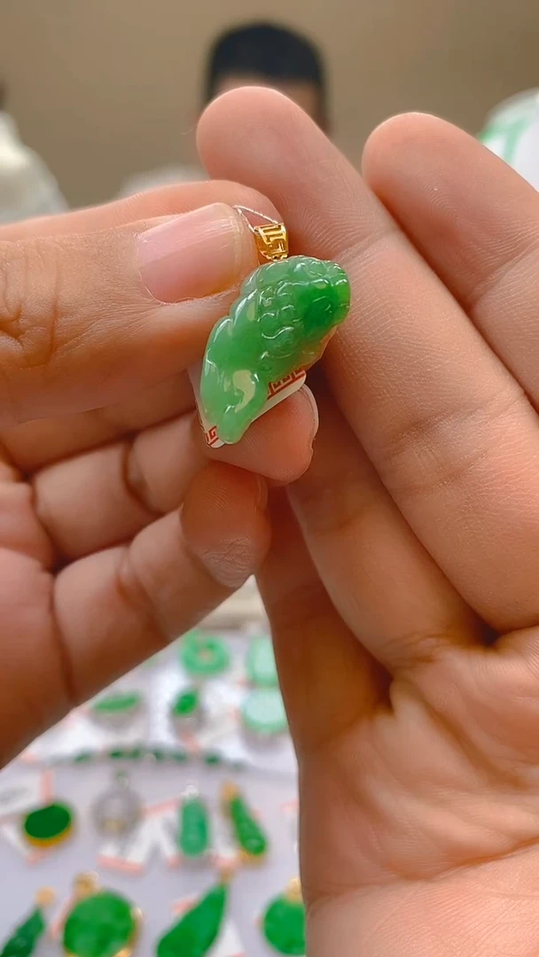 【闪购商品】翡翠颈饰18K金镶嵌新号开播，全场乱卖