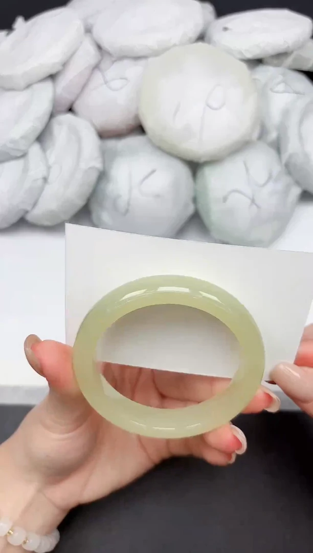 未镶嵌手镯石英质玉63/5758