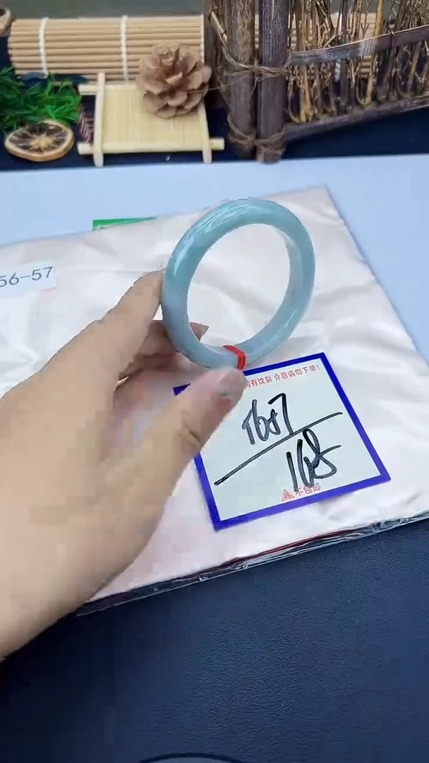 未镶嵌手镯翡翠我