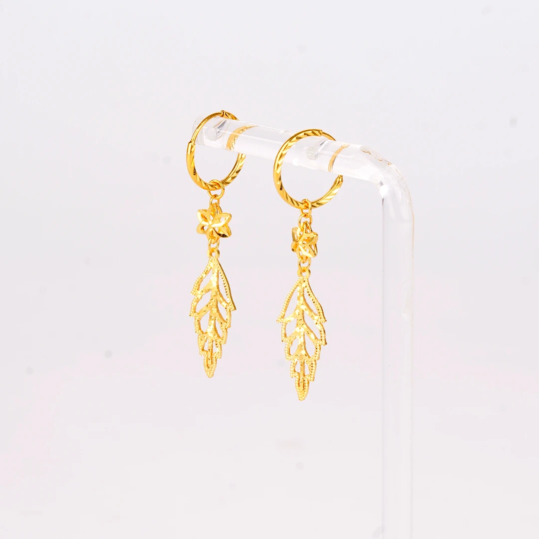 Chow Tai Seng/周大生镂空花花带叶子足金耳圈 2.81g 118号