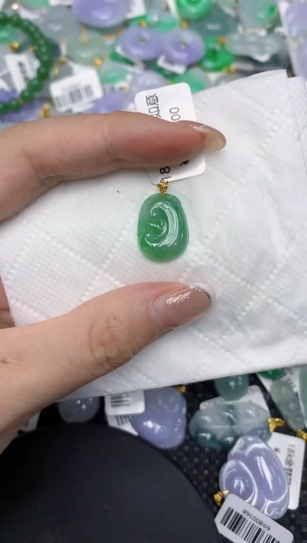 颈饰18K金镶嵌翡翠1111111