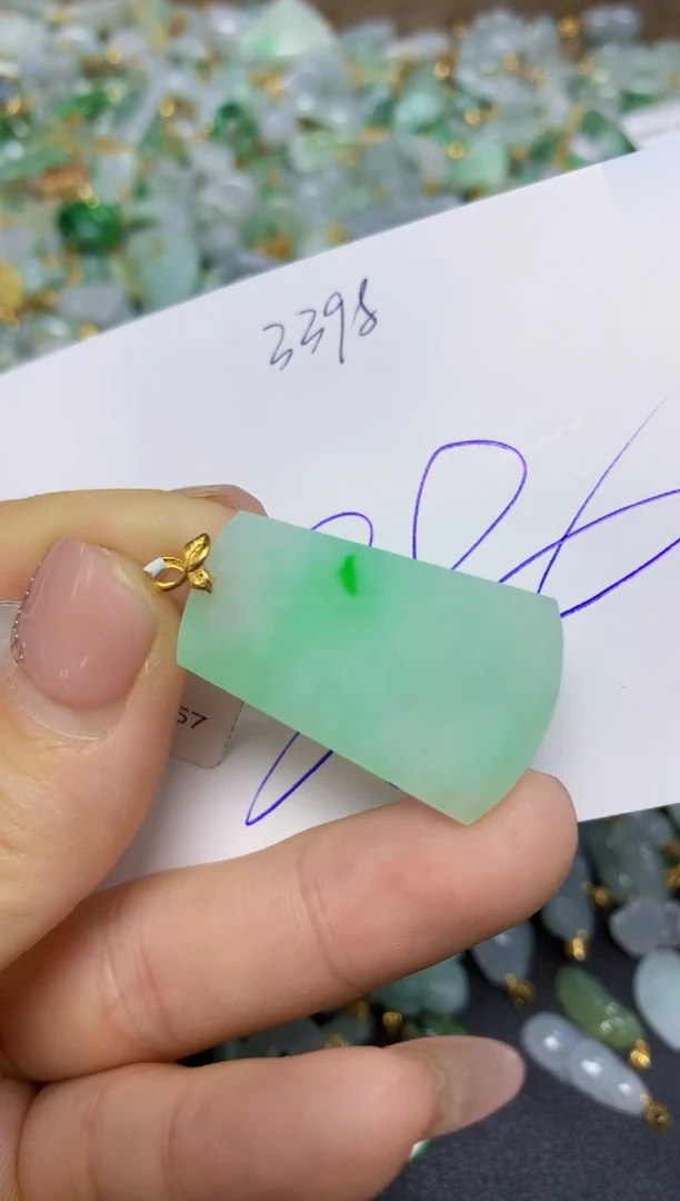 【闪购商品】翡翠挂件18K金镶嵌 天然翡翠A货