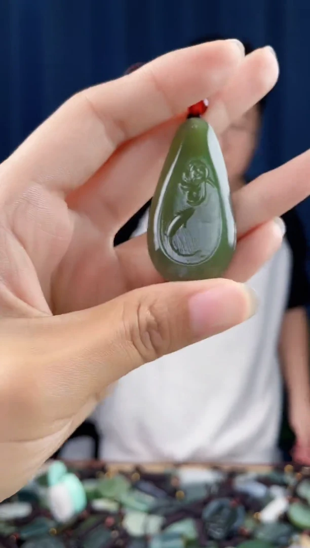 未镶嵌和田玉挂件拍一发一，多样性发货