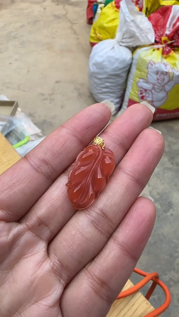 【闪购商品】南红玛瑙叶18K金镶嵌原矿无优化18k金叶