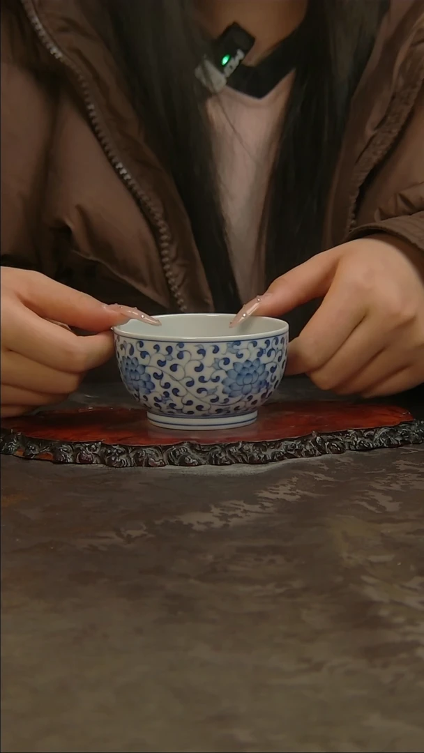 【闪购商品】青花手绘缠枝莲主人杯