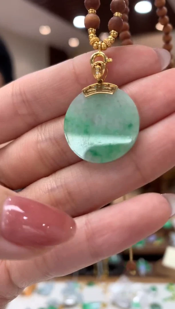 翡翠18K金镶嵌吊坠(不含链)圆牌