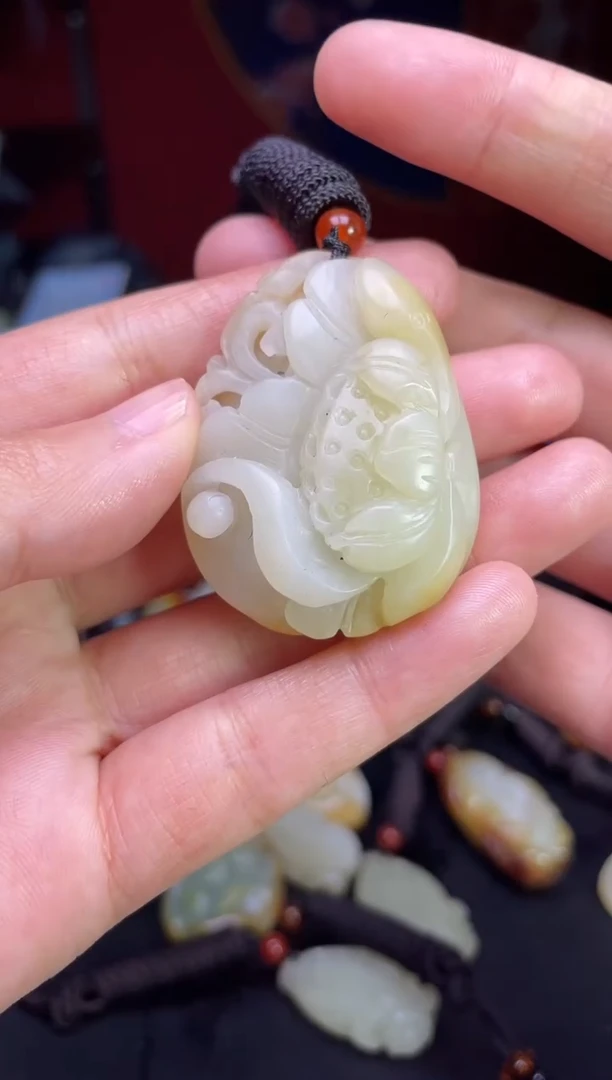 颈饰未镶嵌和田玉1