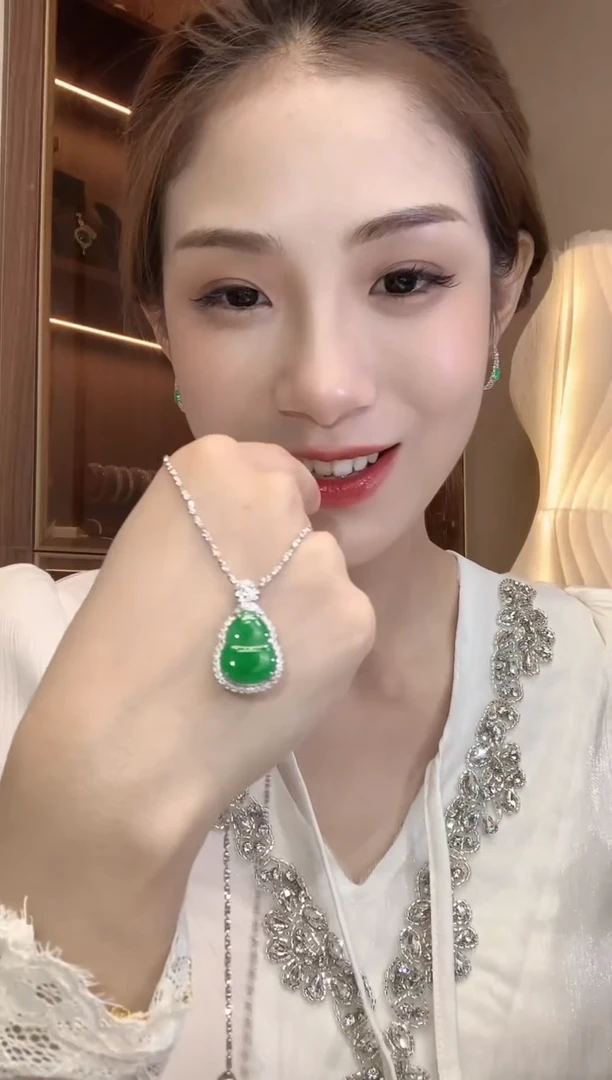 翡翠18K金镶嵌吊坠(不含链)A42