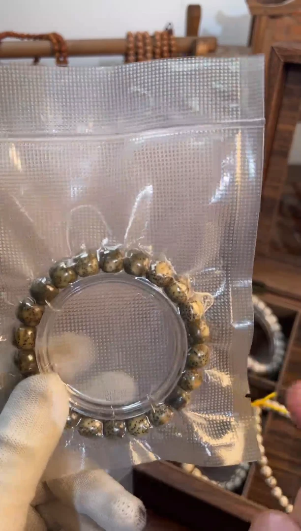 手串星月菩提10*9鸡油黄大眼睛