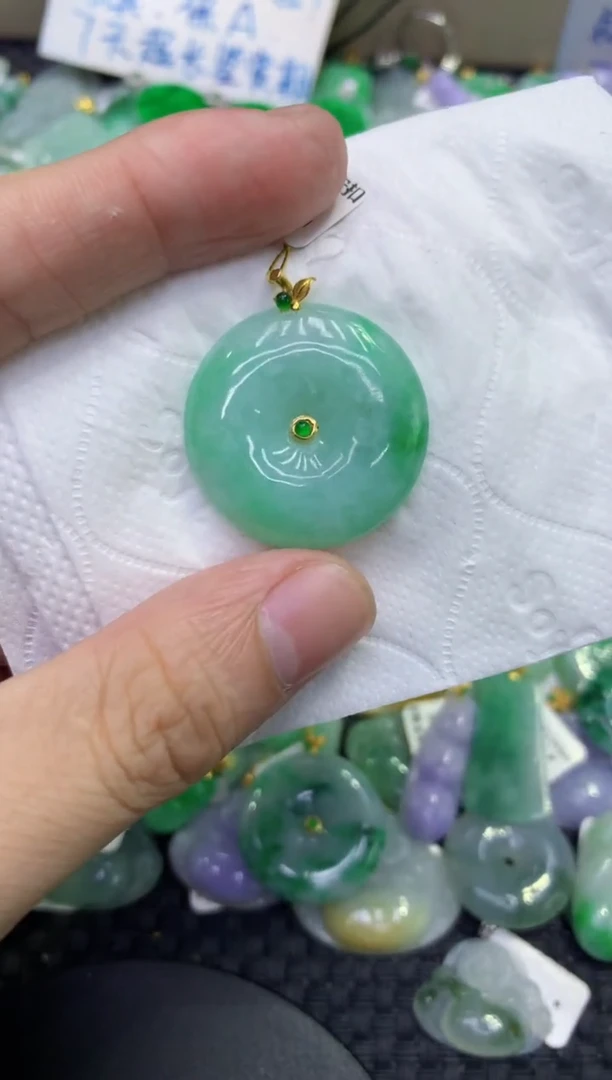 颈饰18K金镶嵌翡翠天然缅甸A货翡翠1