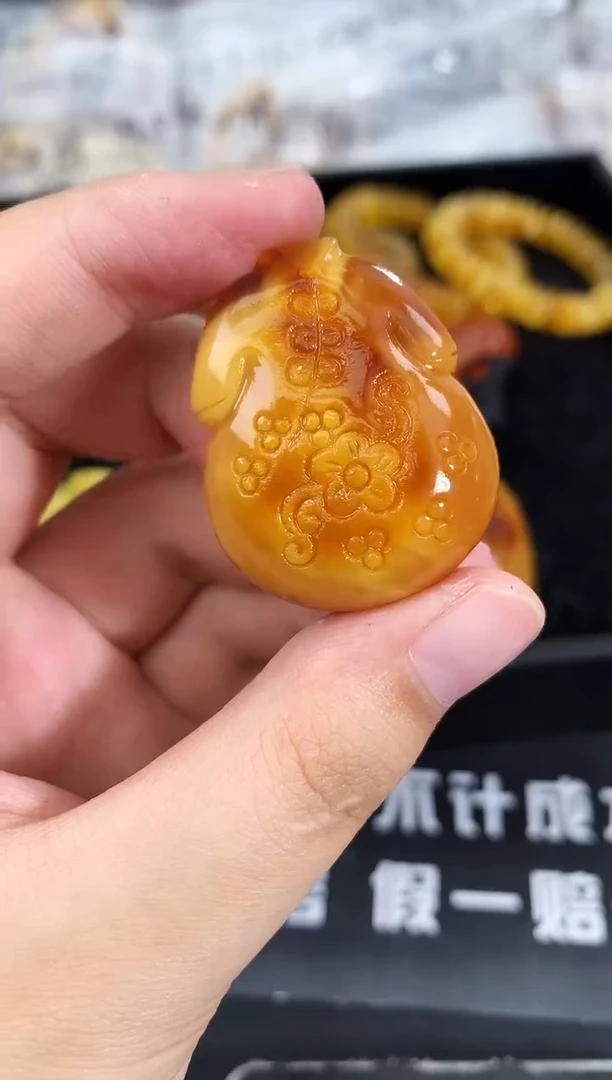 蜜蜡未镶嵌珠宝奇石57