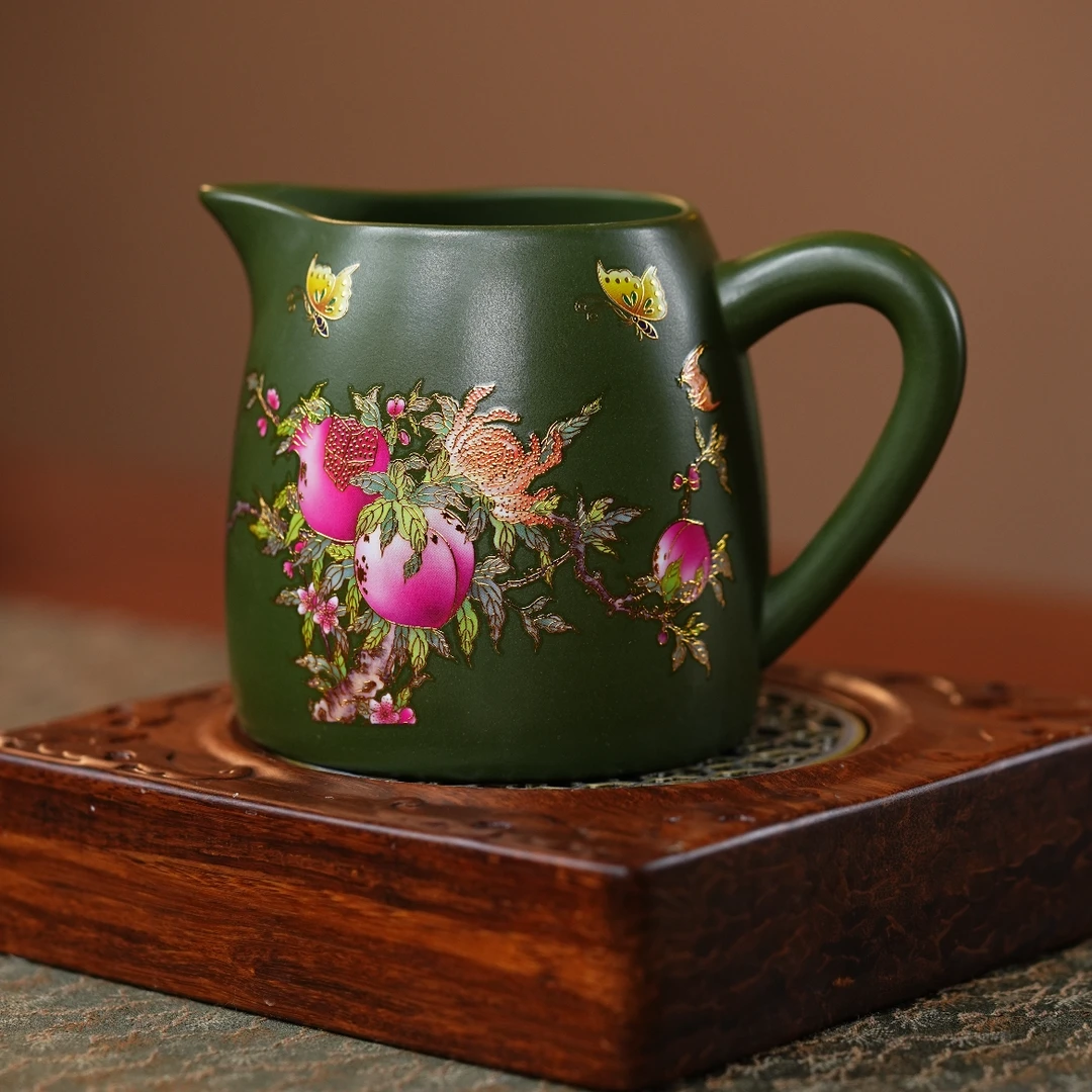 8028-1寿桃公道宜兴原矿紫砂景舟墨绿泥公道杯手绘珐琅彩寿桃