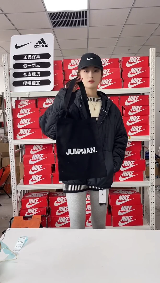 编码闪购尺码  Nike/耐克卫衣卫裤以直播间过款为主飞人