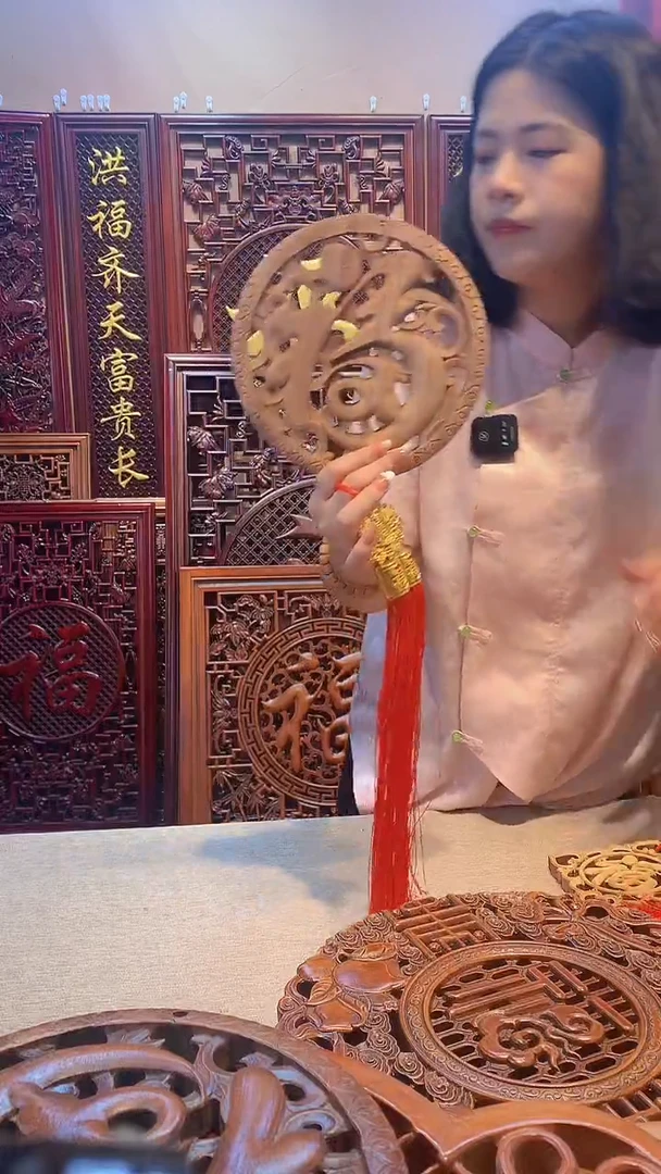 香樟木木雕款20厘米康熙福微瑕