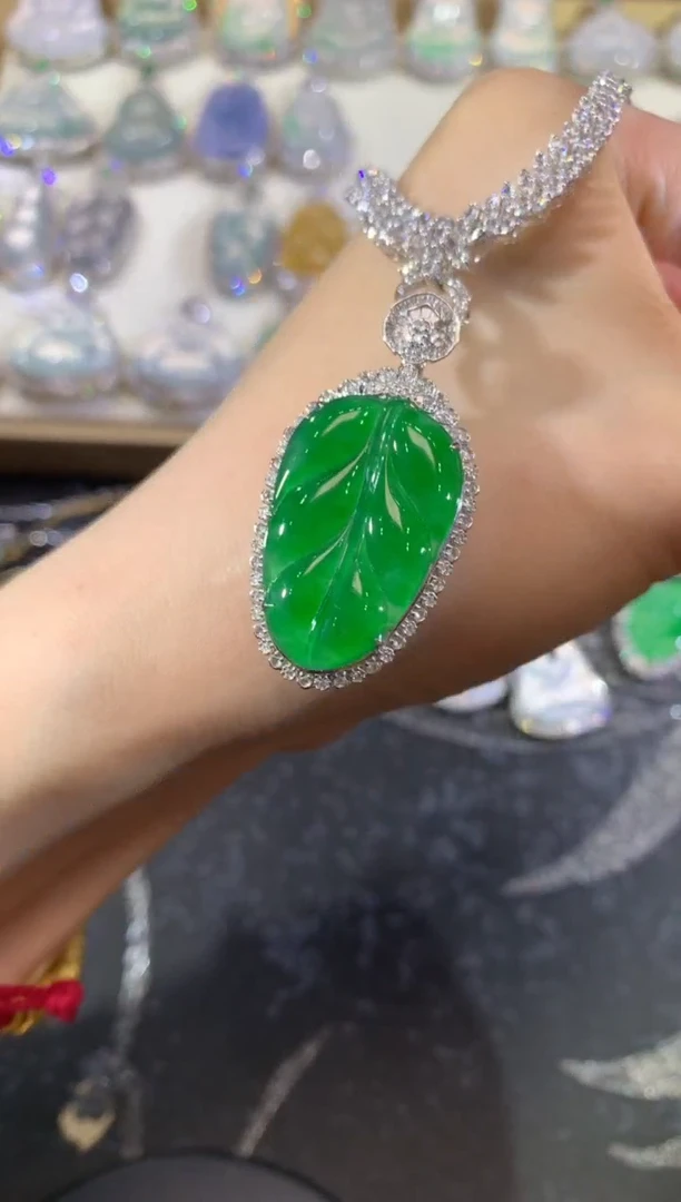 吊坠(不含链)18K金镶嵌翡翠112-叶子（不含链和扣